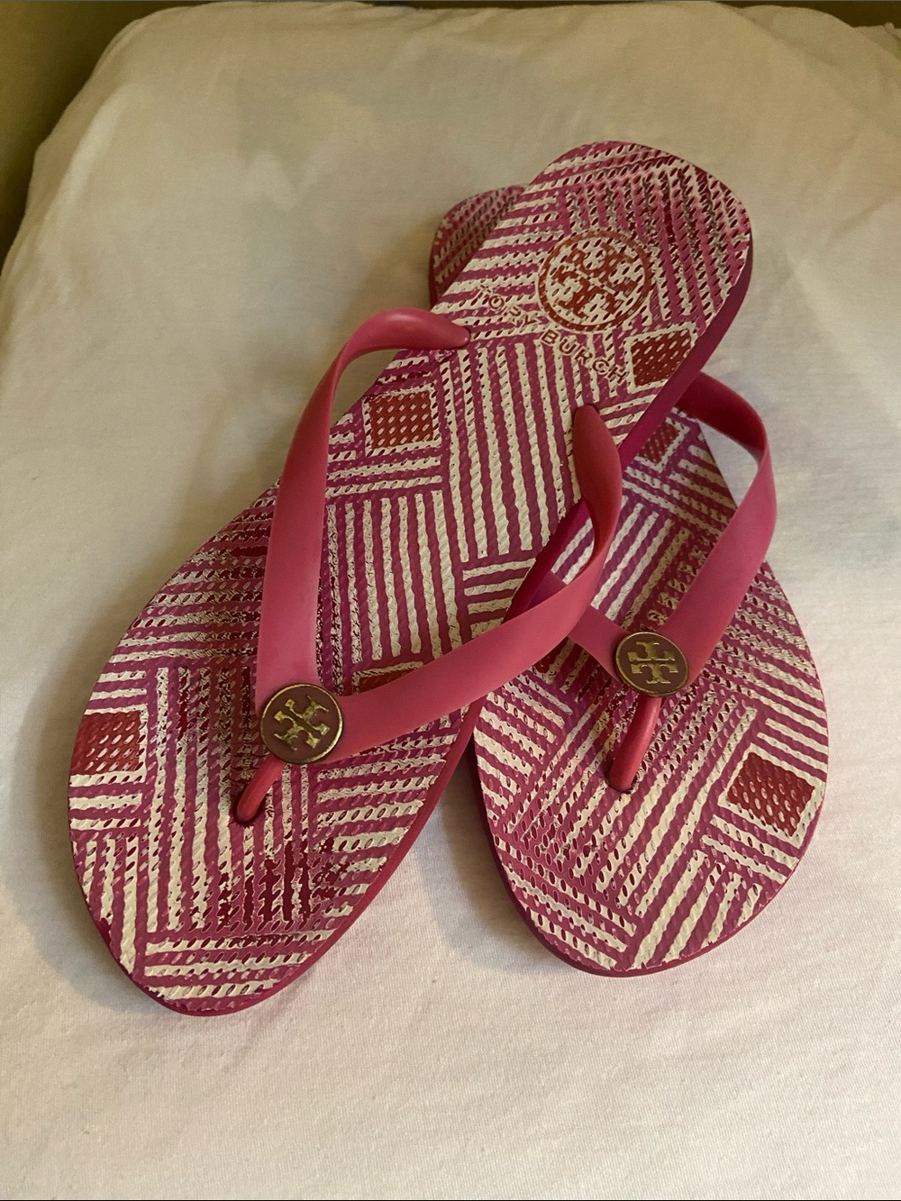 Tory Burch Pink Patterned Logo Flip Flop Sandals. Size 9.